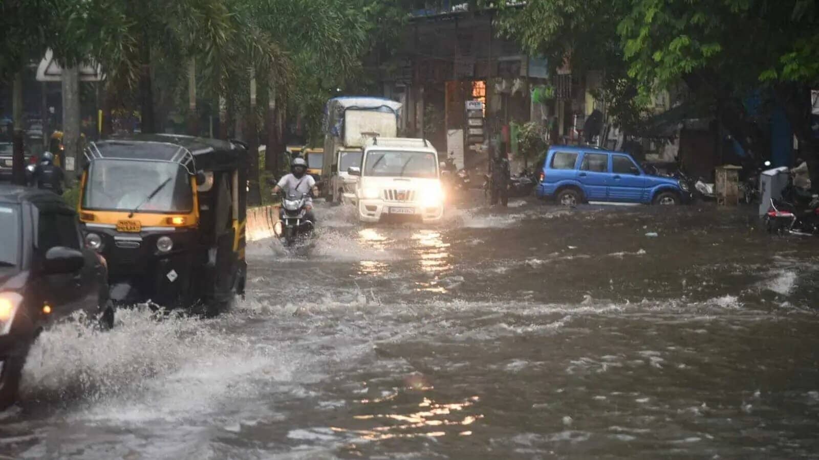 ഡൽഹി-എൻസിആറിൽ നേരിയ മഴ, കേരളത്തിലും കർണാടകയിലും കനത്ത മഴയ്ക്ക് സാധ്യതയെന്ന് ഐഎംഡി